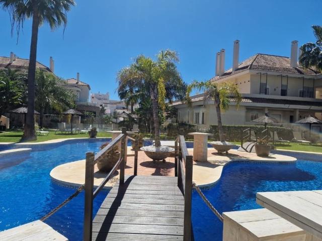 Piso exclusivo en venta en Nueva Andalucia centro, Marbella, Málaga, Andalucía