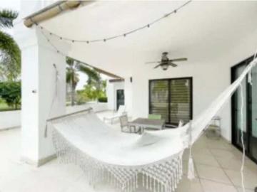 Piso exclusivo en venta en San Carlos, Panamá 130652 LuxuryEstate. Com
