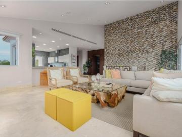 Piso exclusivo en venta en San Carlos, Panamá Oeste 130661 LuxuryEstate. Com