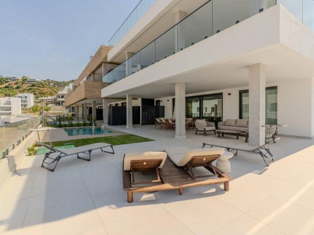 Piso exclusivo en alquiler en Urbanización Marbella Este, España