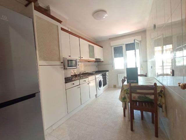 Piso exterior con terraza, sin ascensor.!
