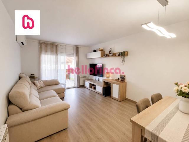 Piso exterior con ascensor y parking en Terrassa, listo para entrar a vivir