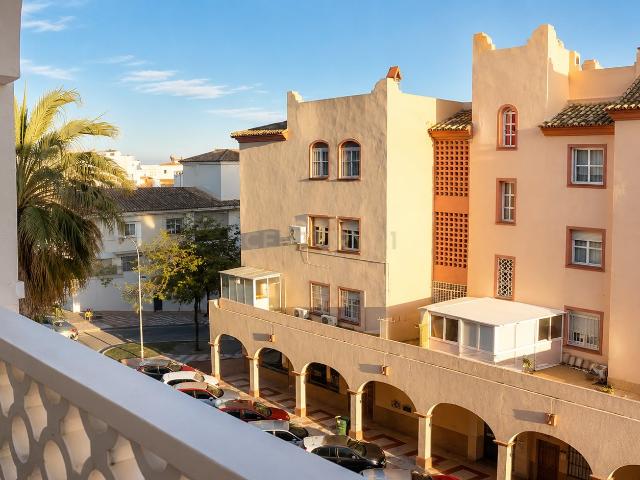 Piso exterior con balcón, ascensor y garaje en Arroyo de la Miel