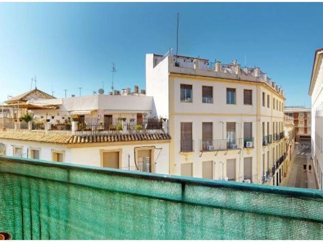 PISO EXTERIOR CON BALCÓN JUNTO TENDILLAS Y PLAZA DE LA TRINIDAD CON GARAJE