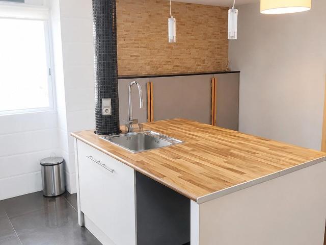 Piso exterior con cocina de gran tamaño en Nou Moles