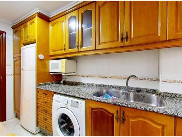Piso exterior de 4 habitaciones con ascensor en zona Ayora – Blasco Ibáñez