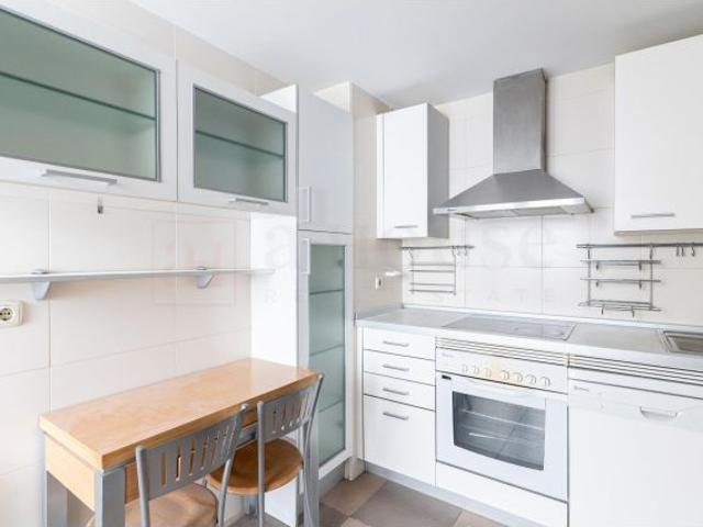 PISO EXTERIOR PARA ENTRAR A VIVIR CON PISCINA COMUNITARIA EN LA ZONA DE REJAS