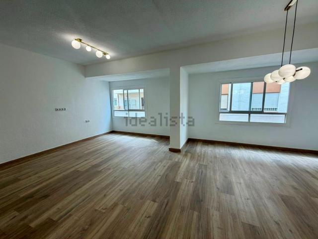 Piso, Elda
