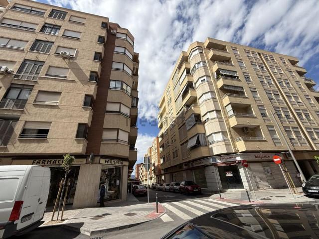 Piso, Elda