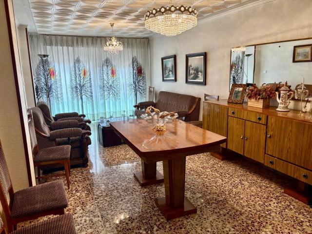 Piso, Elda