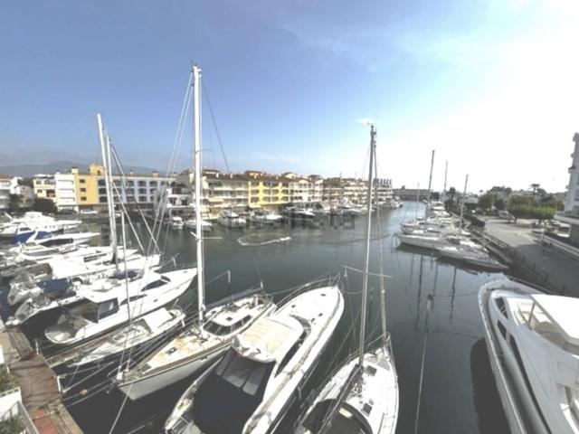 Piso, Empuriabrava
