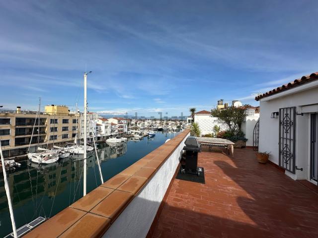 Piso, Empuriabrava