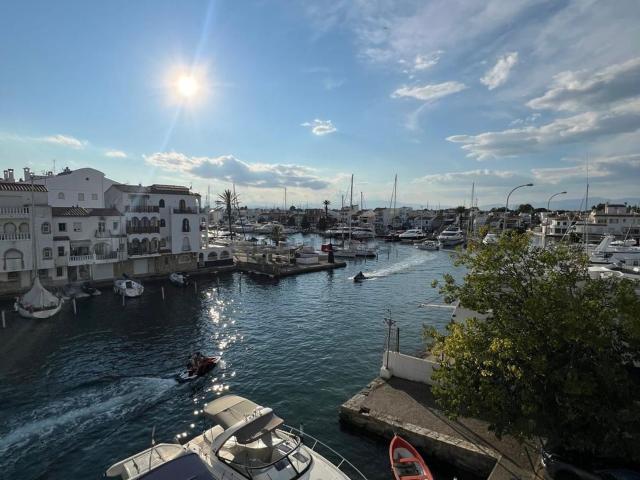 Piso, Empuriabrava