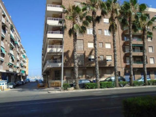 Piso en Av. Dr. Gregorio Marañón, Torrevieja Alicante