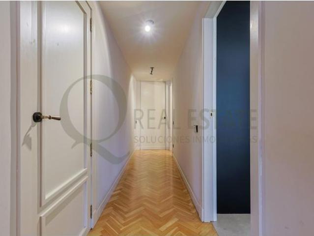 Piso en Avenida Federico Soto con 230 m2, terraza y ubicación céntrica