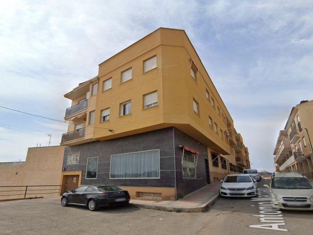 PISO EN AGUILAS