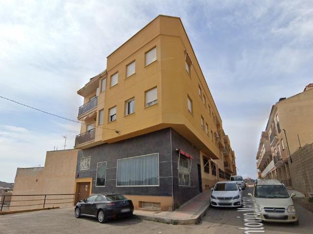 PISO EN AGUILAS