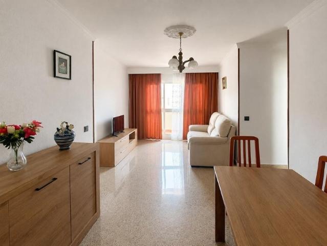 PISO EN ALQUILER CON 3 HABITACIONES Y TERRAZA MUY BIEN UBICADO SOLO ESTUDIANTES