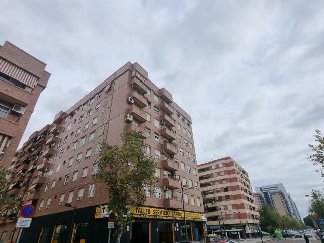 PISO EN ALQUILER CON GARAJE FRENTE A LA FE NUEVA 1.100 €