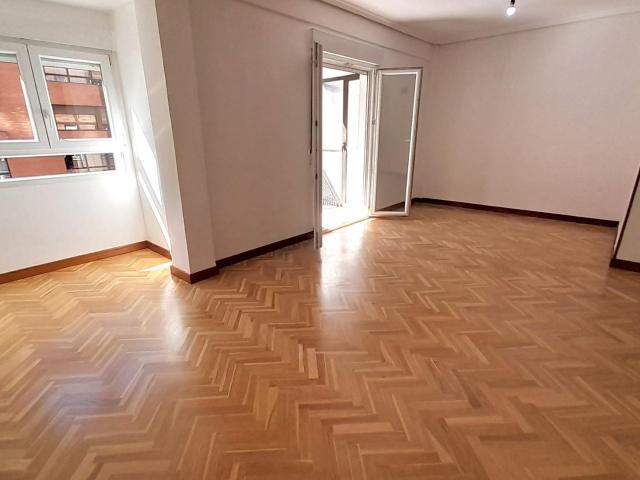 PISO EN ALQUILER DE TRES HABITACIONES EN LAS MERCEDES