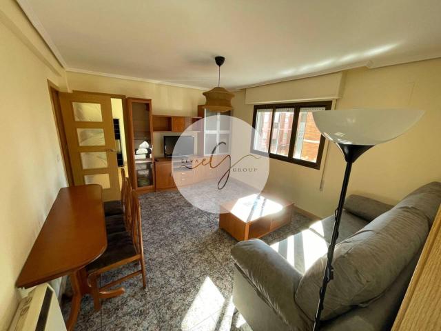 PISO EN ALQUILER DE TRES HABITACIONES