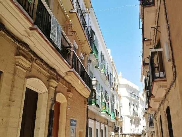Piso en alquiler de 1 dormitorio en Santa María, Cádiz