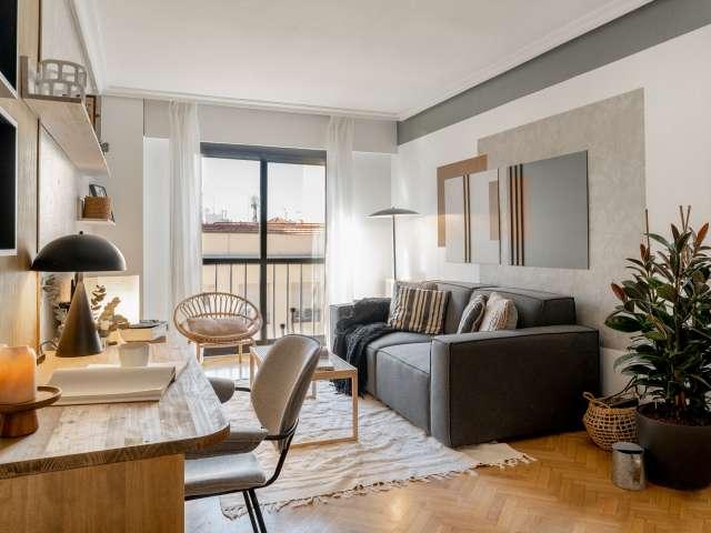 Piso en alquiler de 2 dormitorios en Arapiles, Madrid