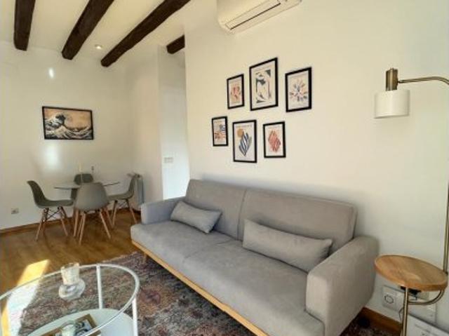 Piso en alquiler de 2 dormitorios en Arapiles, Madrid