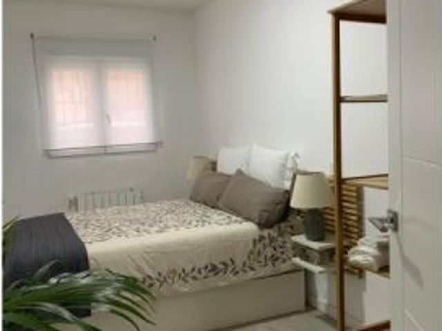 Piso en alquiler de 2 habitaciones en Opañel