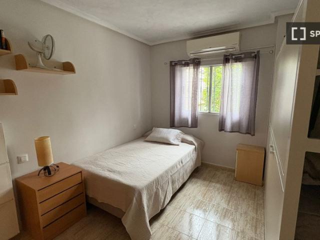 Piso en alquiler de 2 habitaciones en Pilar de la Horadada