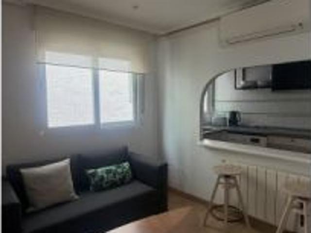 Piso en alquiler de 2 habitaciones en Valdeacederas