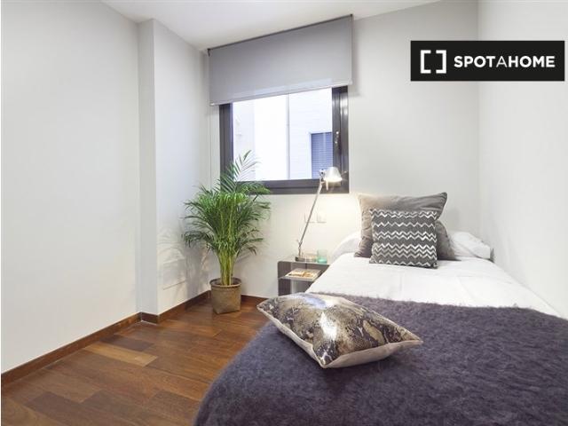 Piso en alquiler de 3 habitaciones en El Putget i Farró, Barcelona
