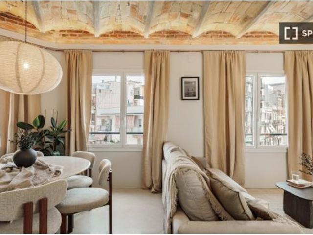 Piso en alquiler de 3 habitaciones en El Poble Sec, Barcelona