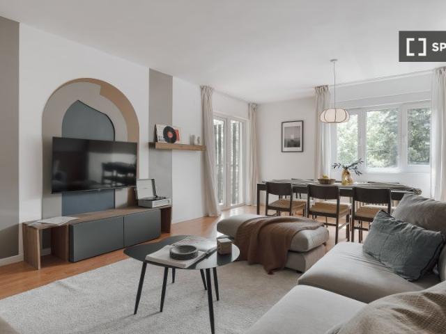 Piso en alquiler de 3 habitaciones en Jerónimos, Madrid