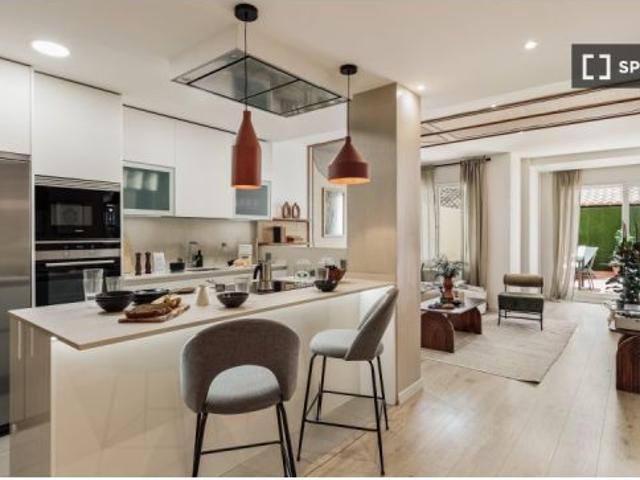 Piso en alquiler de 3 habitaciones en l' Antiga Esquerra de l' Eixample, sin huésped