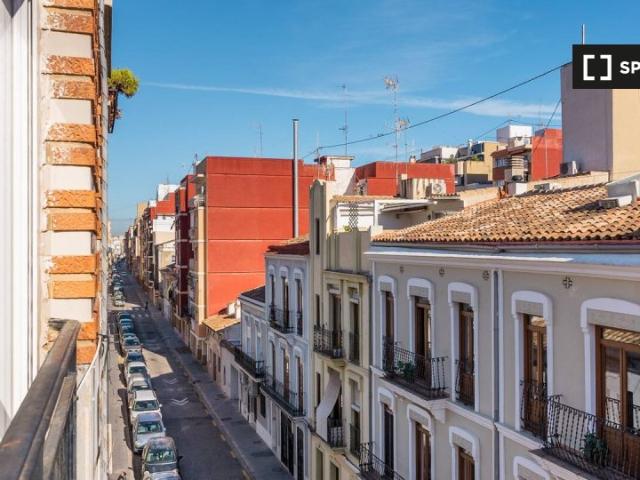 Piso de 4 habitaciones en alquiler en Cabanyal, Valencia