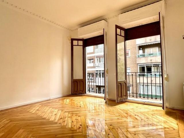 Piso en alquiler en Madrid, Arguelles