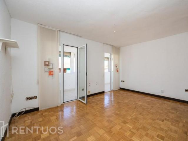 Piso en alquiler en Madrid, Calle de Valmojado, 28047