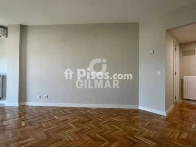 Piso en alquiler en Mirasierra
