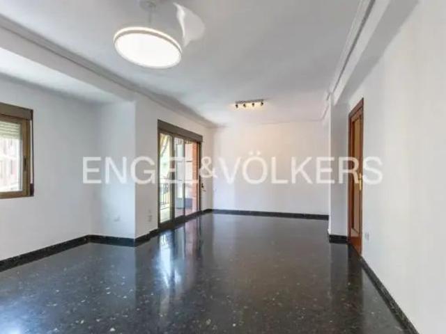 Piso en alquiler en Montolivet