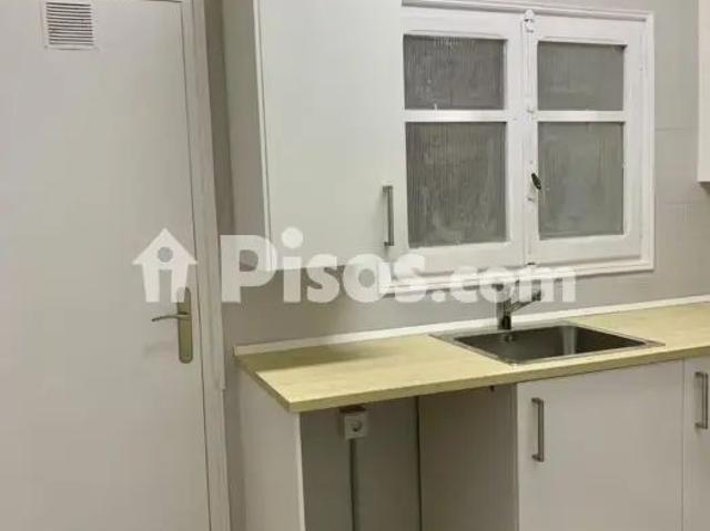 Piso en alquiler en Montolivet