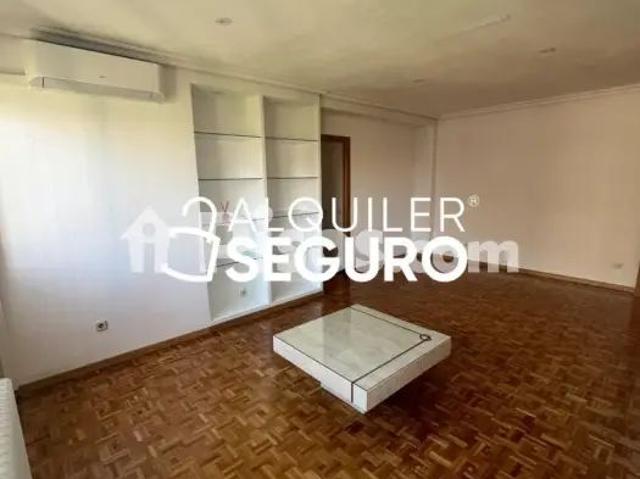 Piso en alquiler en Moratalaz