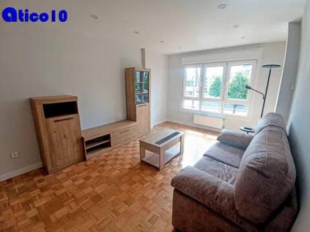 Piso en Alquiler en Oviedo