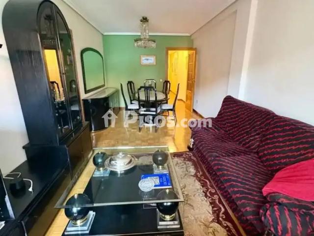 Piso en alquiler en Oviedo