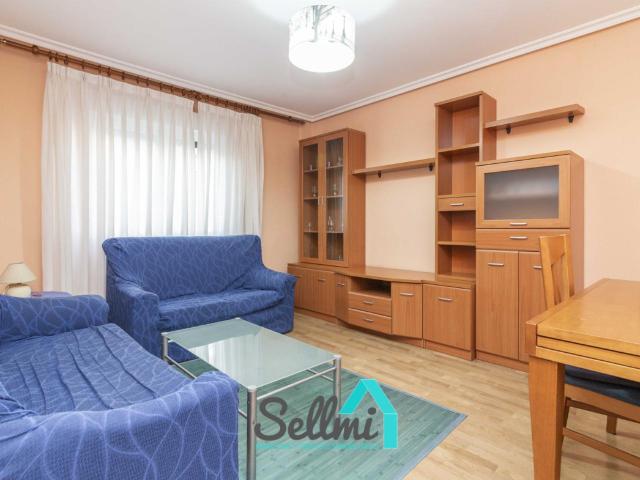 Piso en alquiler en Oviedo de 65m2 REF:17615