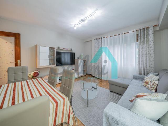 Piso en alquiler en Oviedo de 73m2 REF:10730