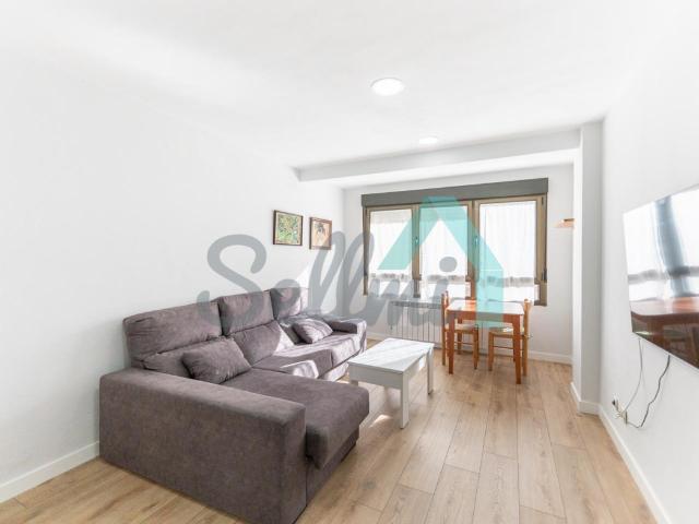 Piso en alquiler en Oviedo de 71m2 REF:17412