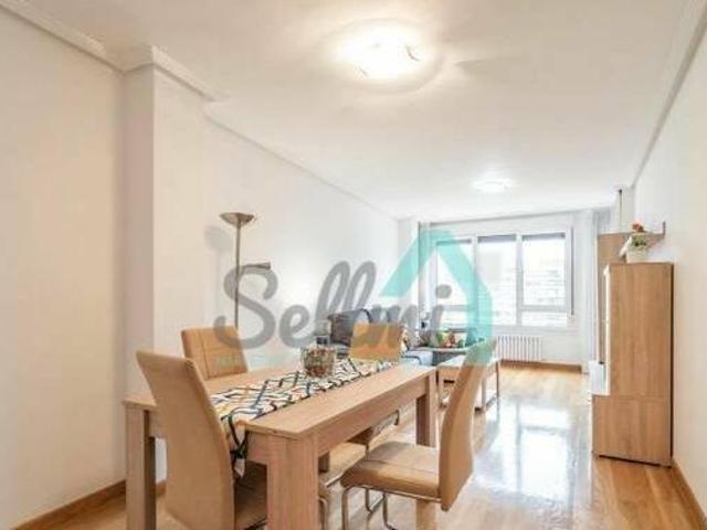 Piso en alquiler en Oviedo de 100 m2
