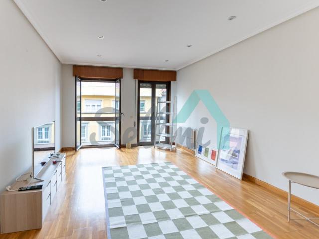 Piso en alquiler en Oviedo de 132 m2 REF:80525