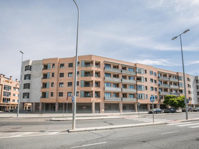 Piso en alquiler en Av Derechos Humanos, 19
